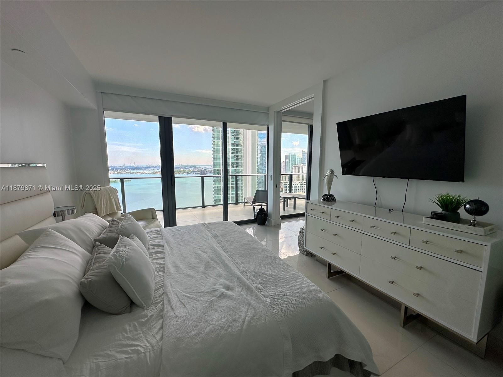 PARAISO BAY CONDO - Residential Lease