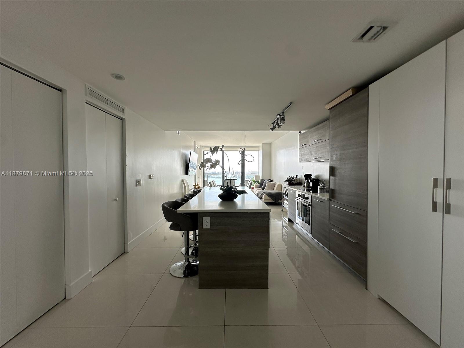 PARAISO BAY CONDO - Residential Lease