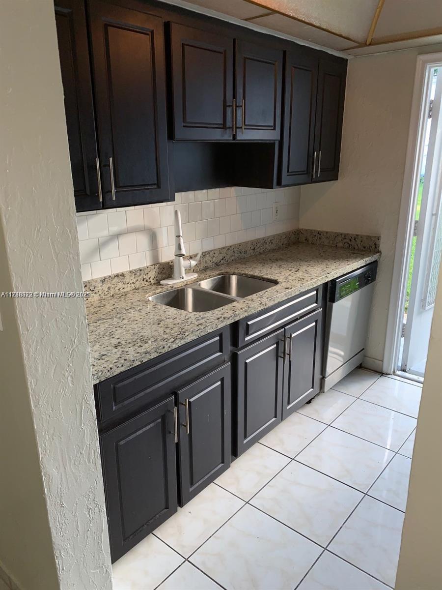 Property for Sale at 1850 Arthur St 2, Hollywood, Broward County, Florida - Bedrooms: 1 
Bathrooms: 1  - $145,500