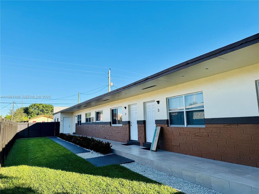 Photo of 609 NW 2nd Ave #1, Hallandale Beach, FL 33009 (MLS # A11983106)