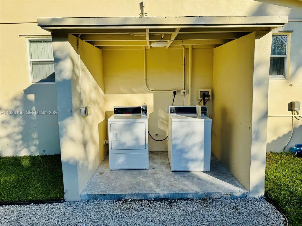 Photo of 609 NW 2nd Ave #1, Hallandale Beach, FL 33009 (MLS # A11983106)