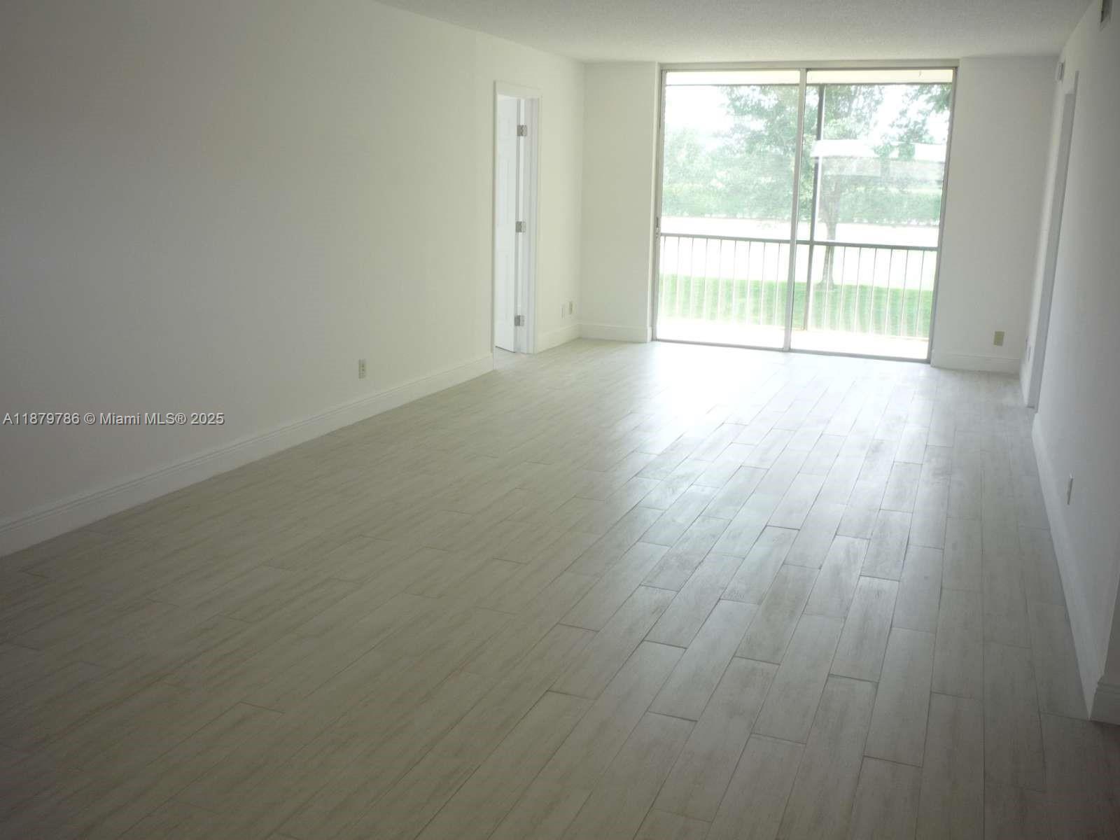 HOLLYBROOK GOLF AND - Residential