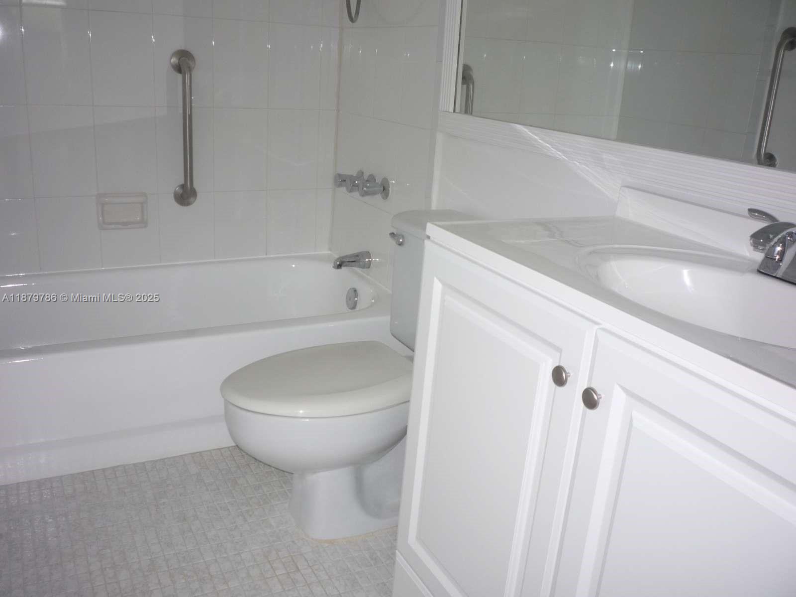 HOLLYBROOK GOLF AND - Residential