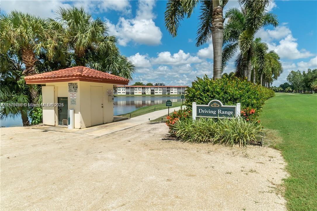 HOLLYBROOK GOLF AND - Residential