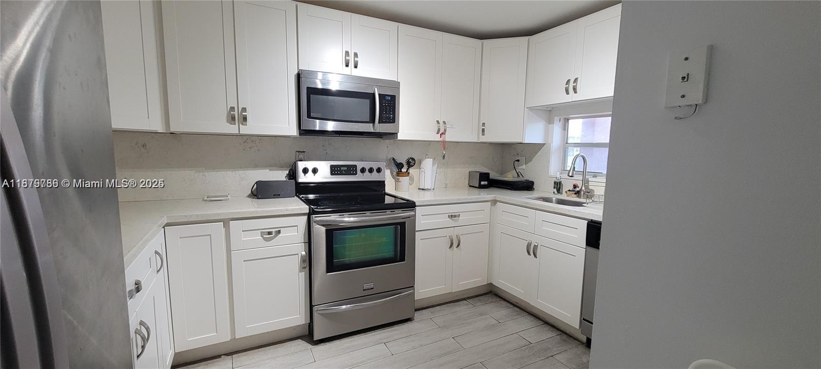 HOLLYBROOK GOLF AND - Residential