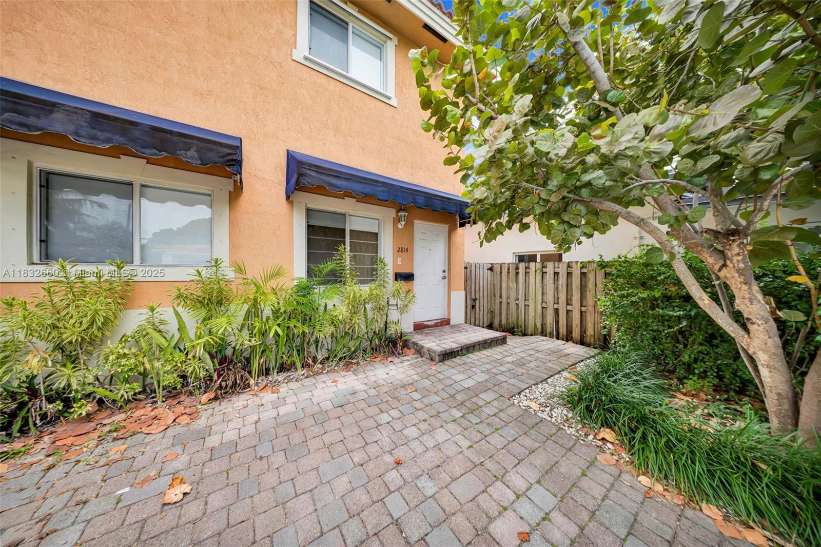 2814 SW 27th Street