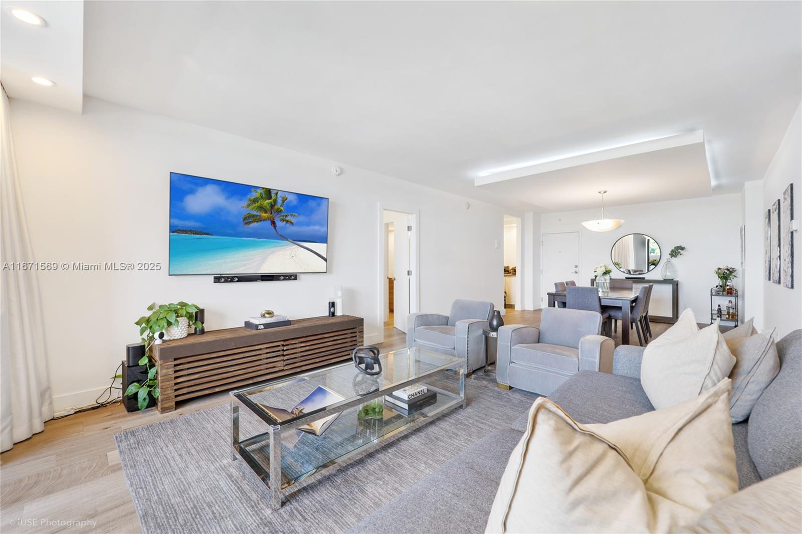 Property for Sale at 90 Edgewater Dr 1015, Coral Gables, Broward County, Florida - Bedrooms: 2 
Bathrooms: 2  - $810,000