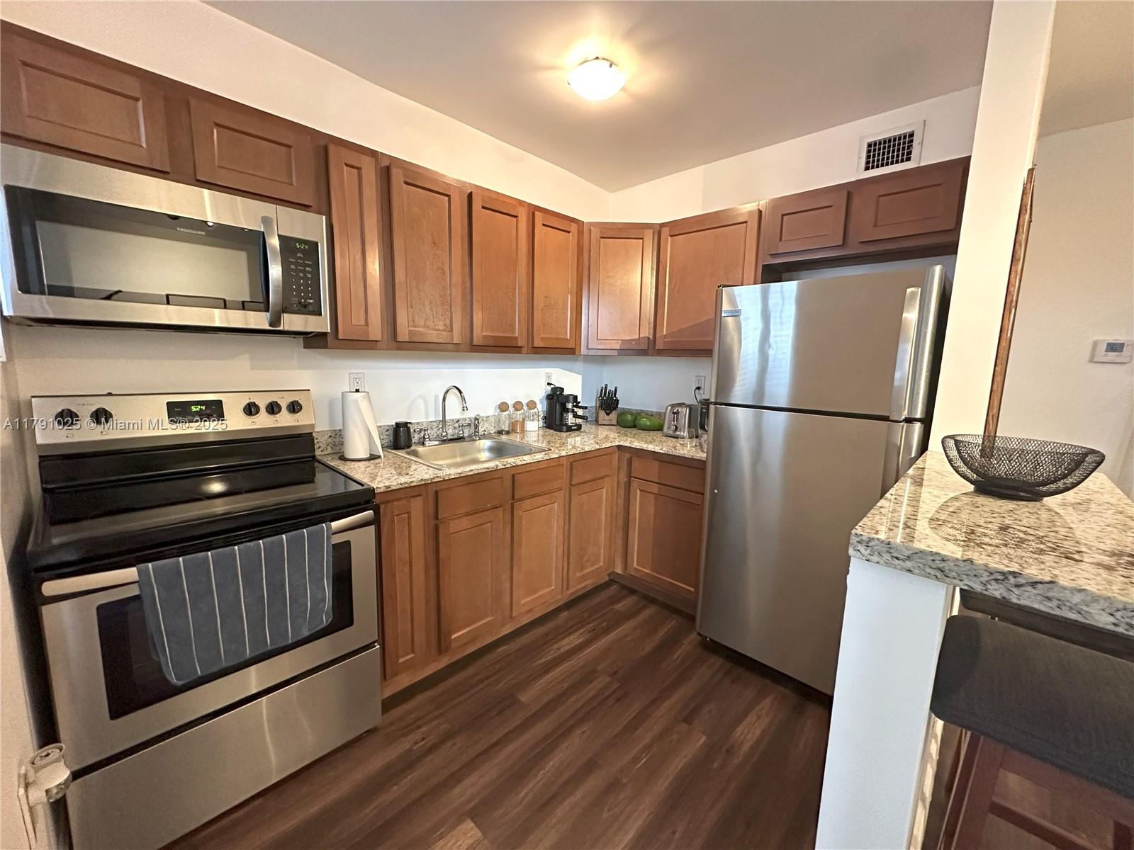 540 NW 7 St 24