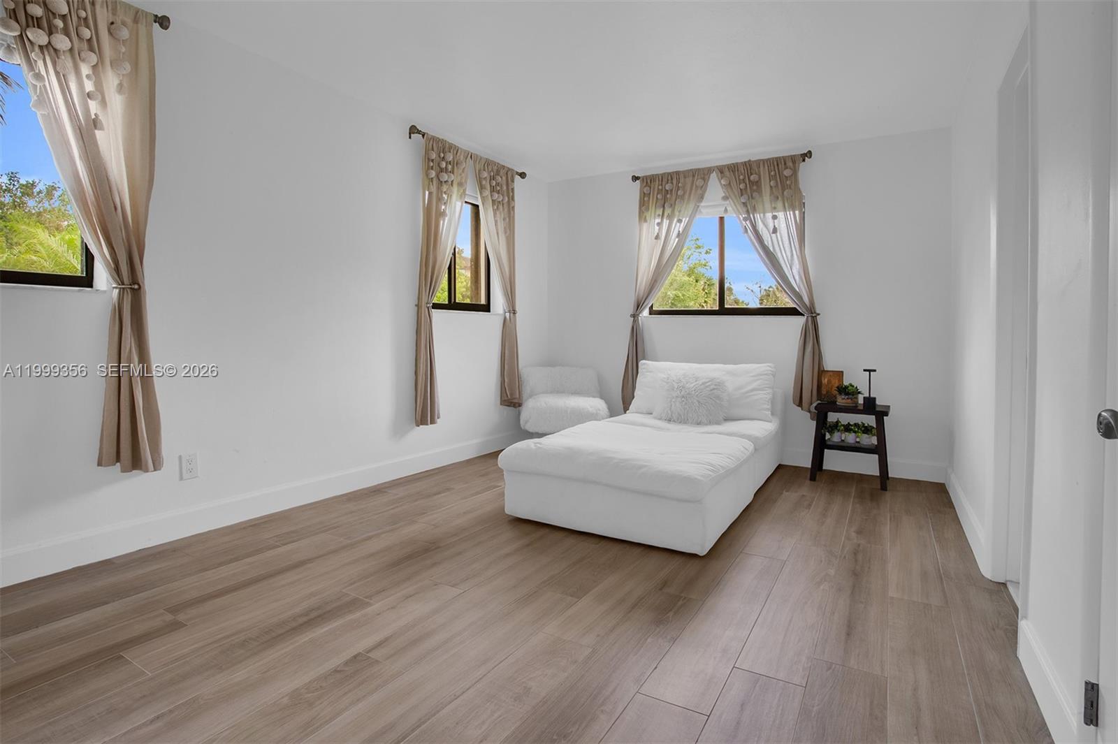 CHAMBERS LAND CO SUB SE1/ - Residential