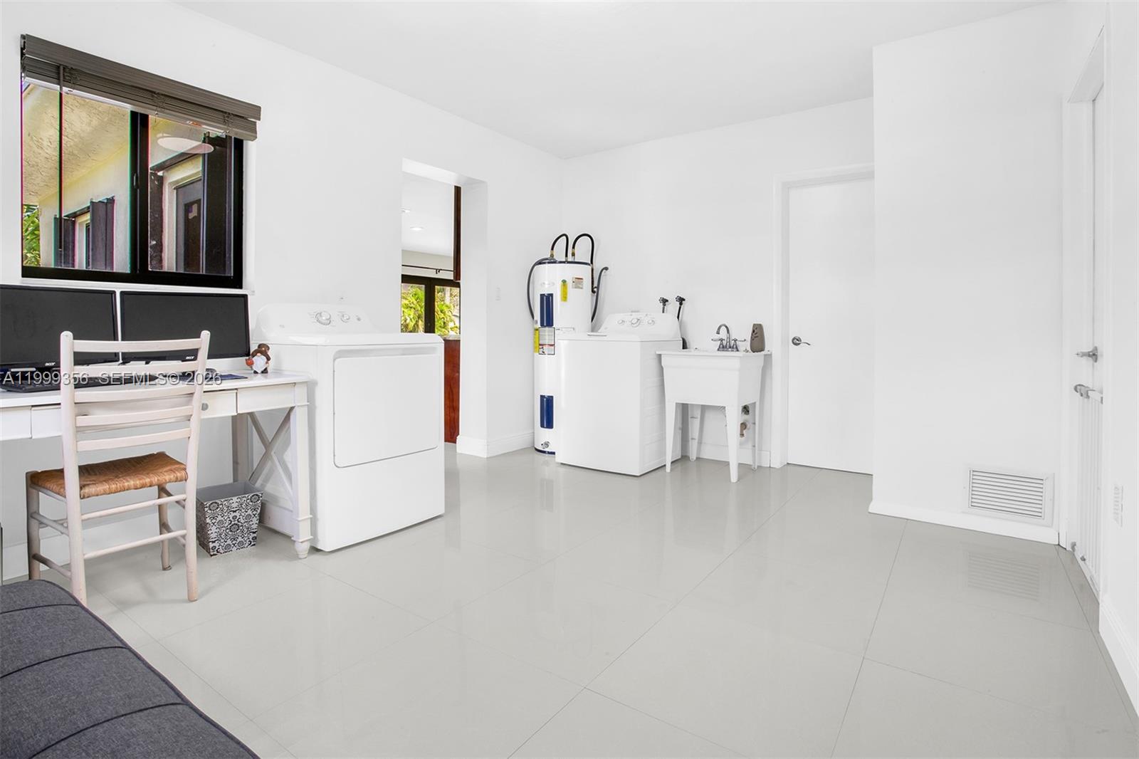 CHAMBERS LAND CO SUB SE1/ - Residential