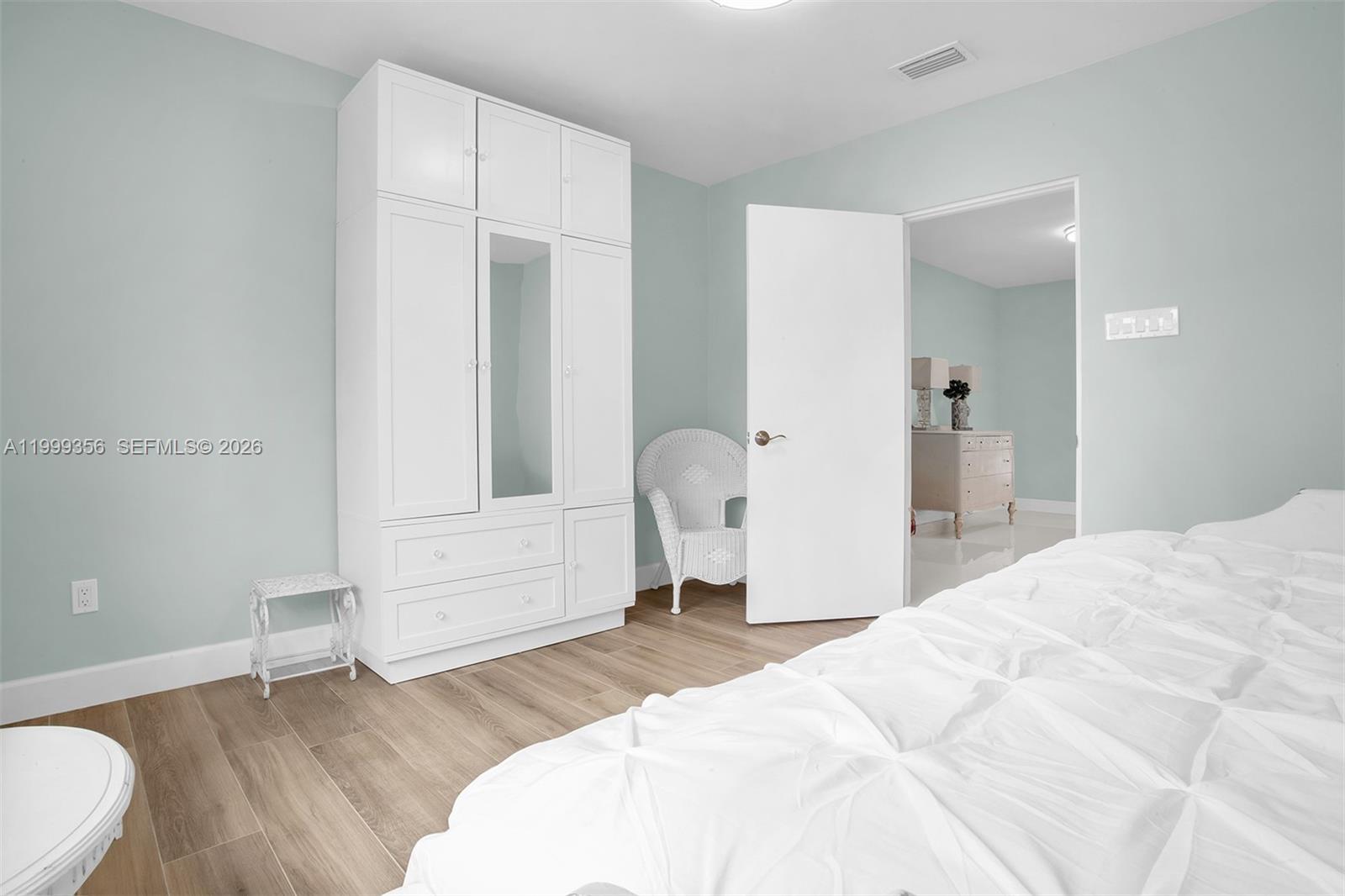 CHAMBERS LAND CO SUB SE1/ - Residential