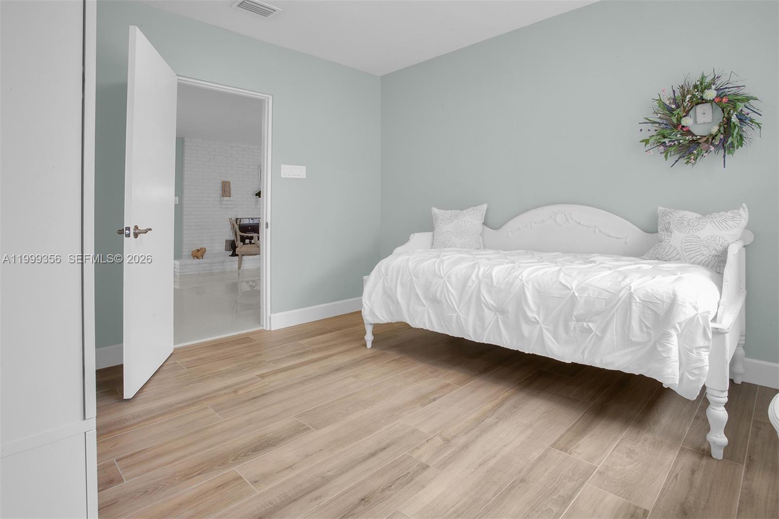 CHAMBERS LAND CO SUB SE1/ - Residential