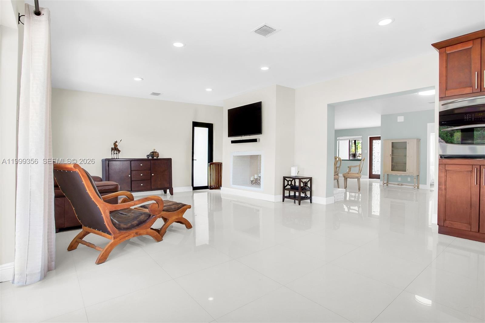 CHAMBERS LAND CO SUB SE1/ - Residential