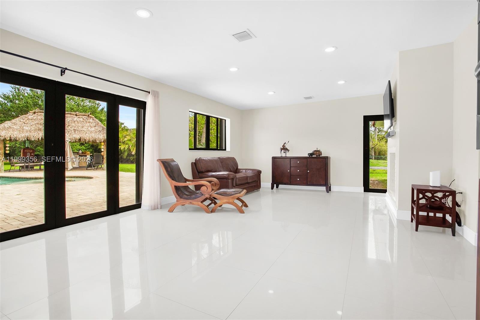 CHAMBERS LAND CO SUB SE1/ - Residential