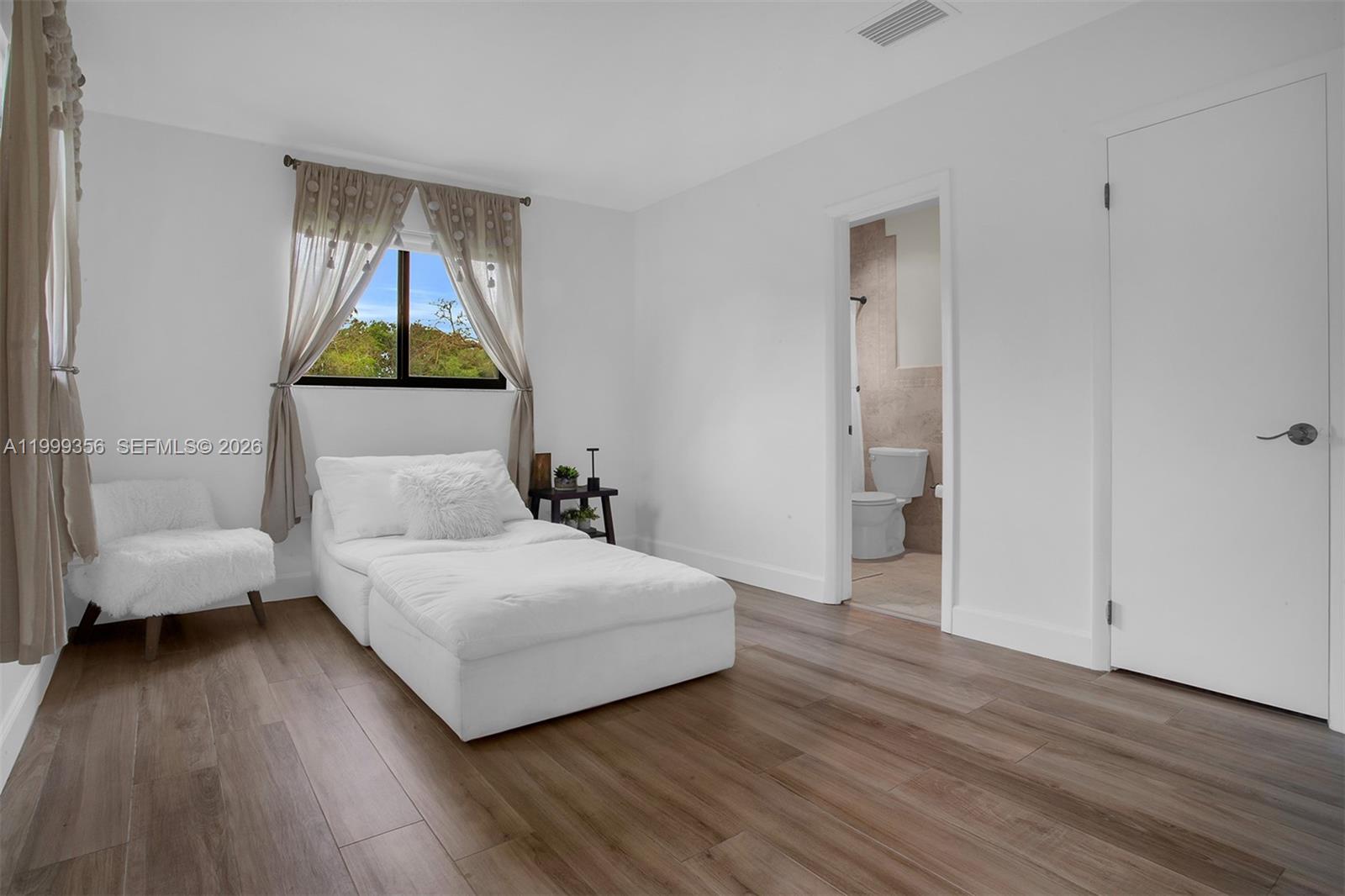 CHAMBERS LAND CO SUB SE1/ - Residential