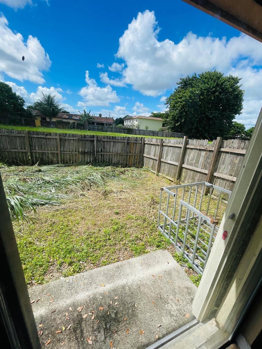 WATERSIDE TOWNHOMES SEC 3 - Residential Lease
