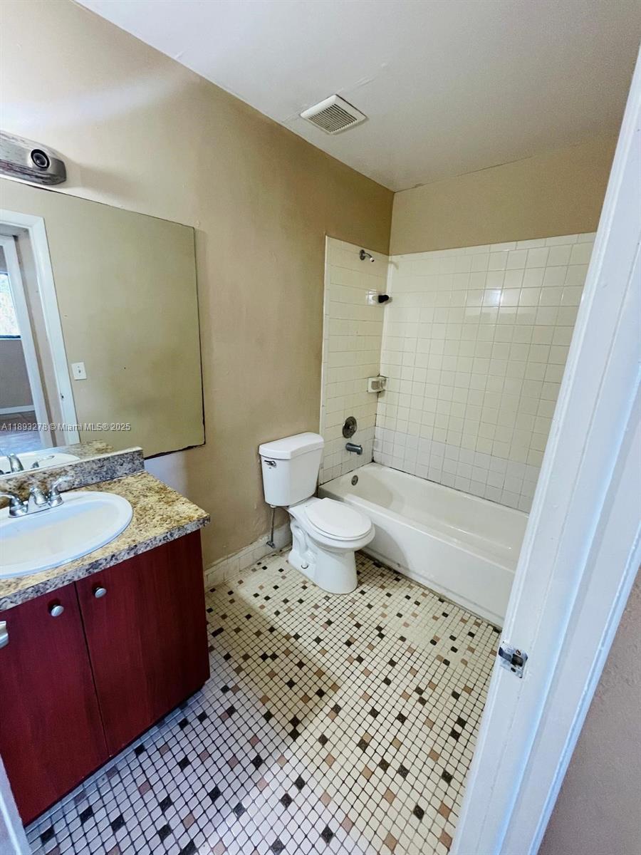 WATERSIDE TOWNHOMES SEC 3 - Residential Lease