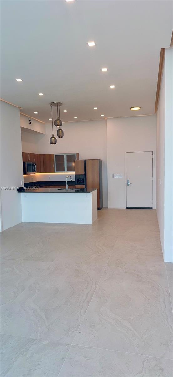 335 S Biscayne Blvd UPH-01
