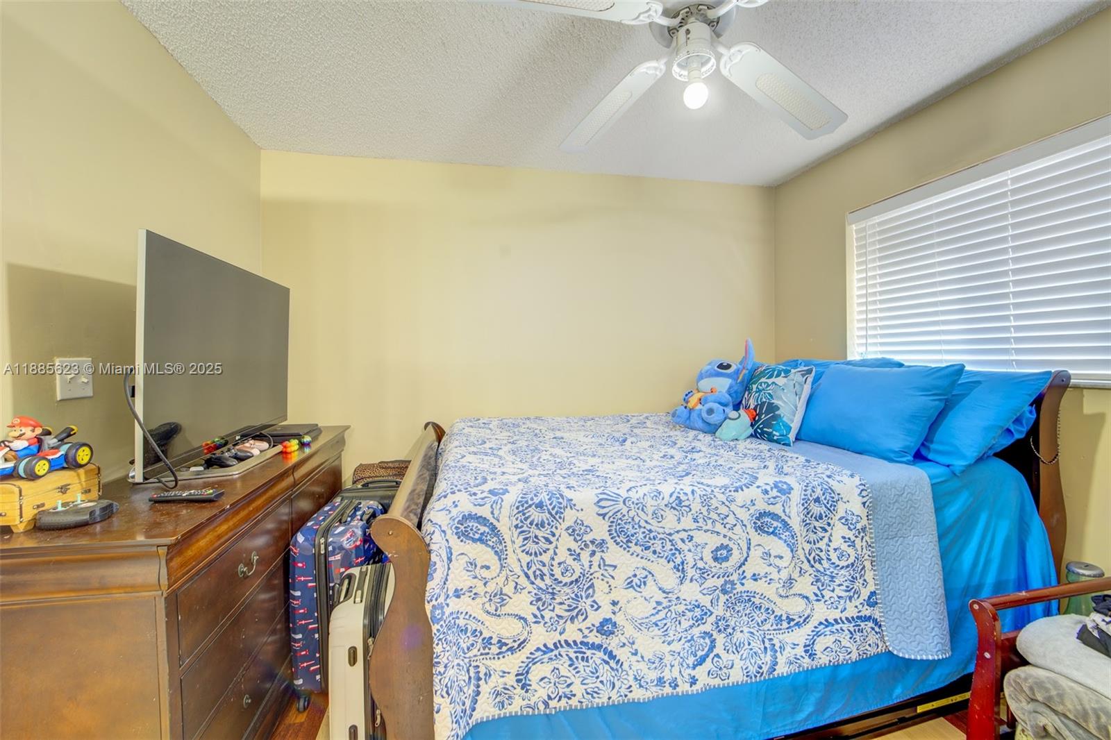 THE SEASONS VILLAS & THMS - Residential