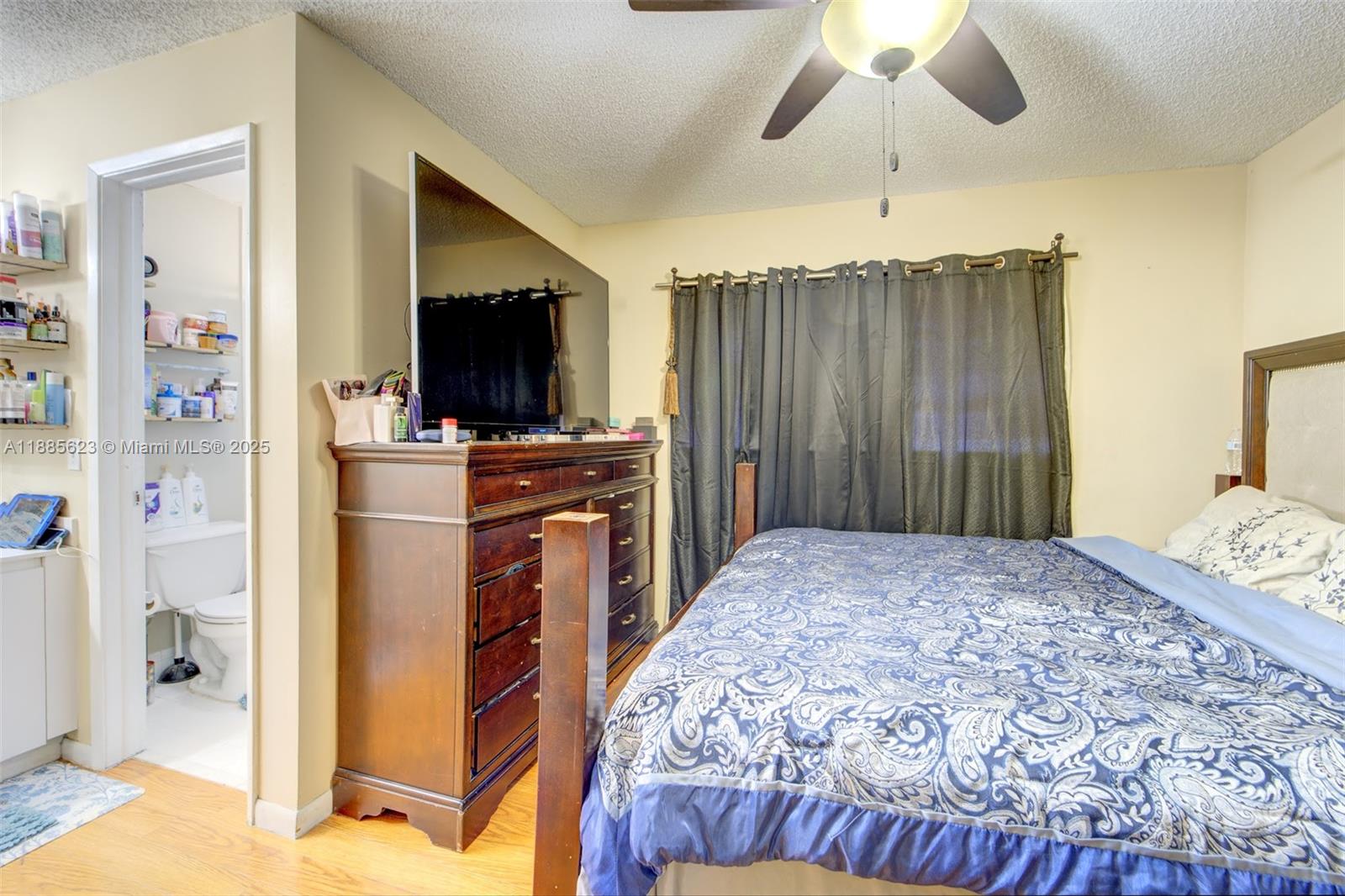 THE SEASONS VILLAS & THMS - Residential