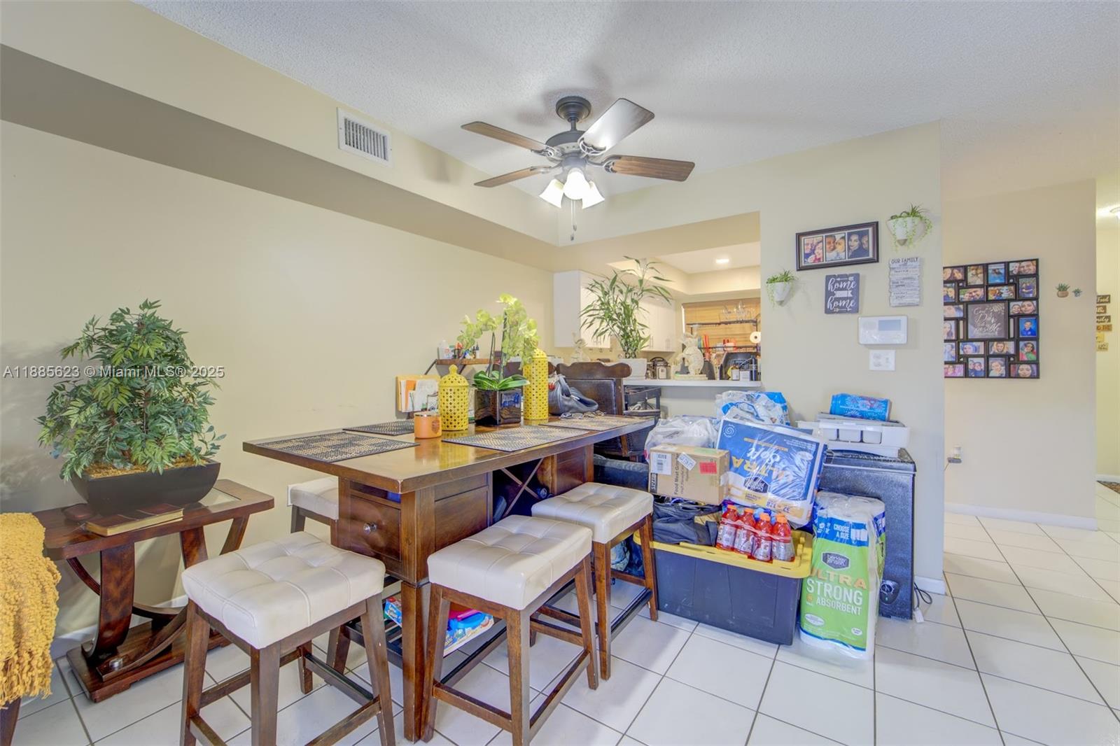 THE SEASONS VILLAS & THMS - Residential