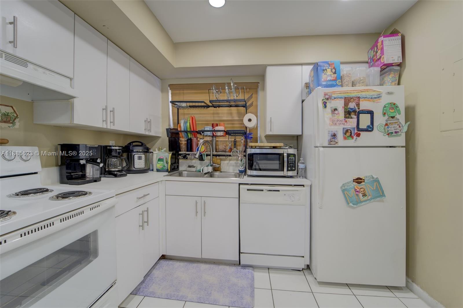 THE SEASONS VILLAS & THMS - Residential