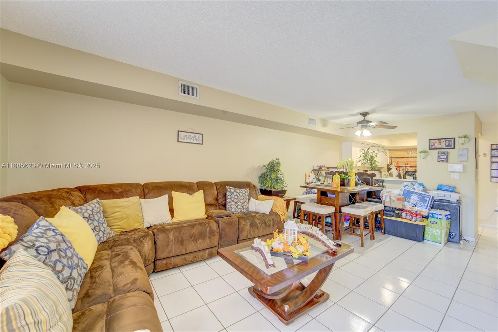 THE SEASONS VILLAS & THMS - Residential