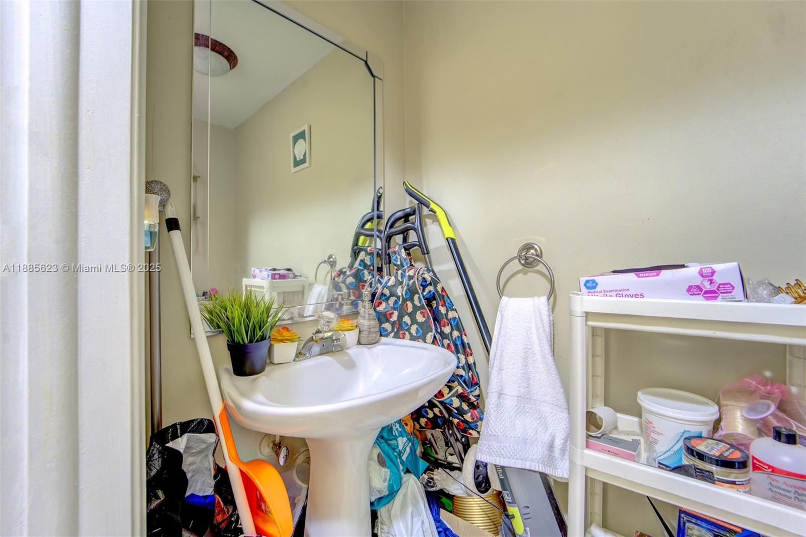 THE SEASONS VILLAS & THMS - Residential