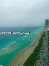 LA PERLA CONDO - Residential Lease