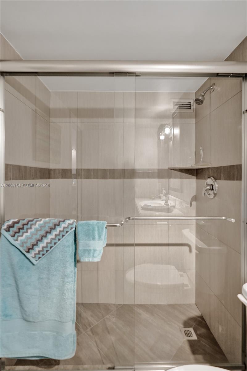 PARADISE TOWERS CO-OP - Residential