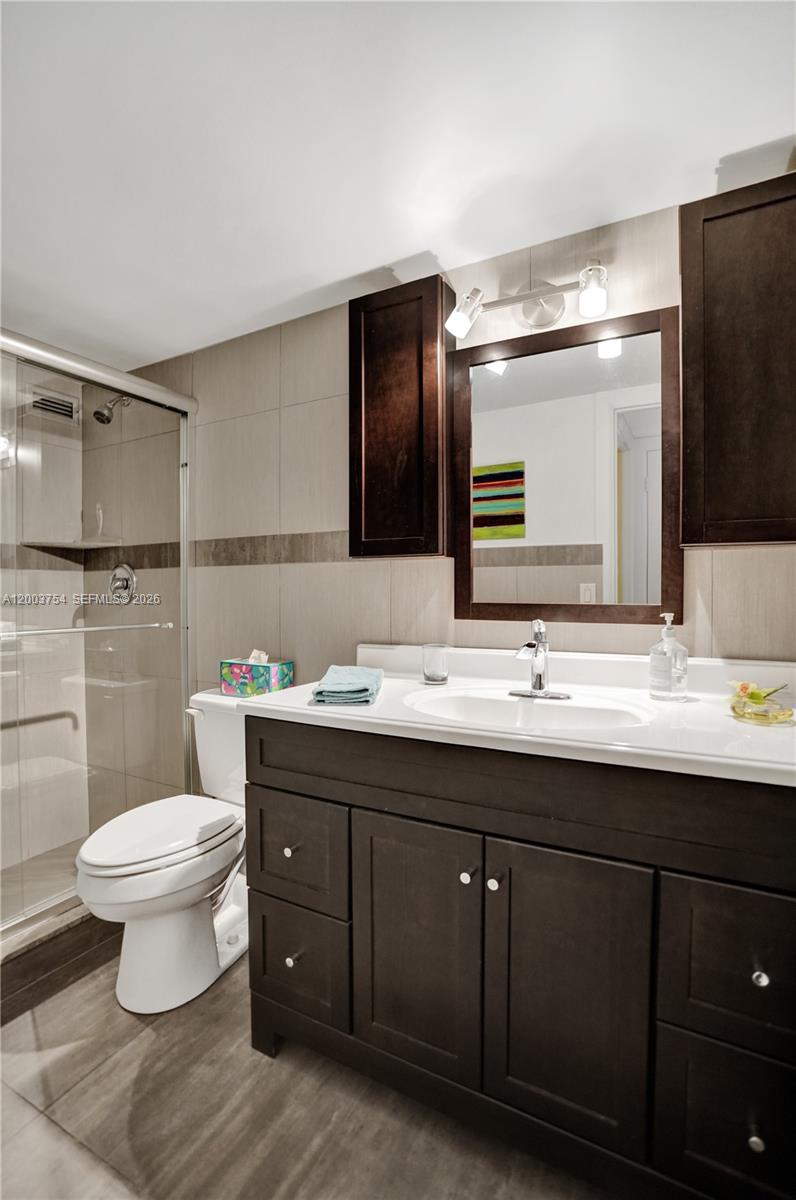 PARADISE TOWERS CO-OP - Residential