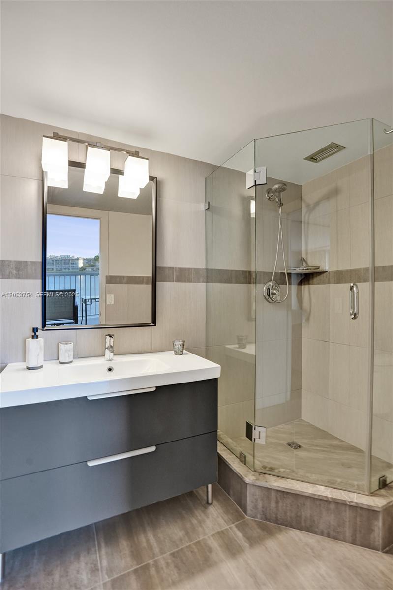 PARADISE TOWERS CO-OP - Residential