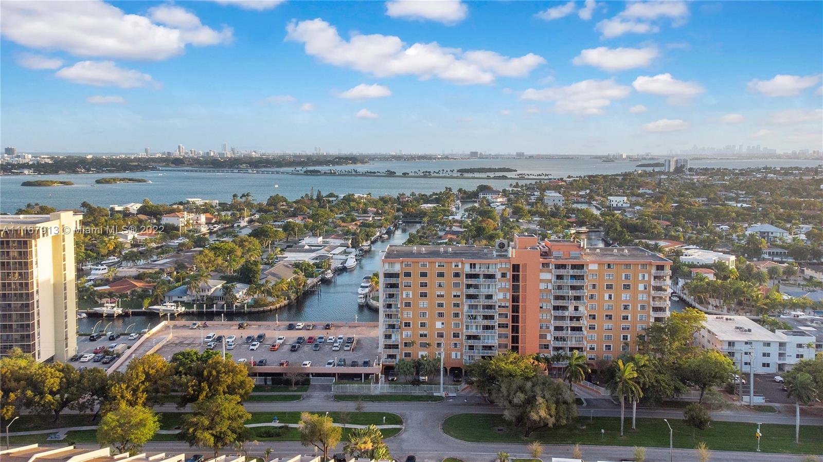 WATERSIDE TOWERS CONDO - Residential