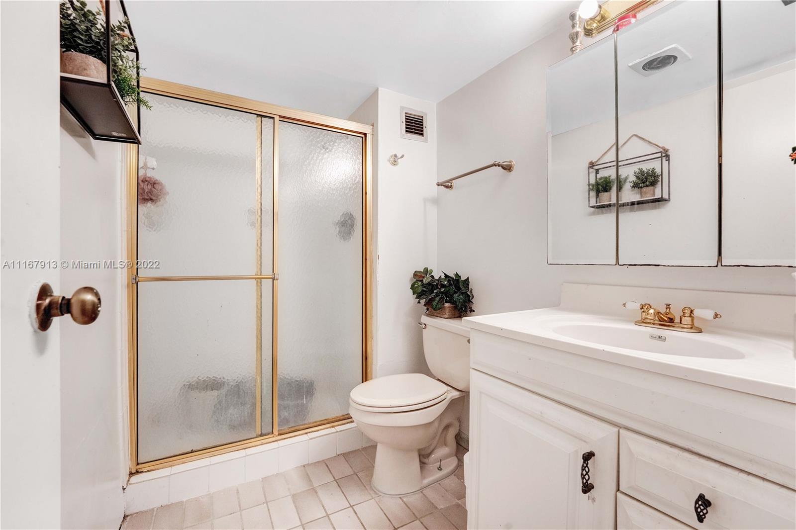 WATERSIDE TOWERS CONDO - Residential