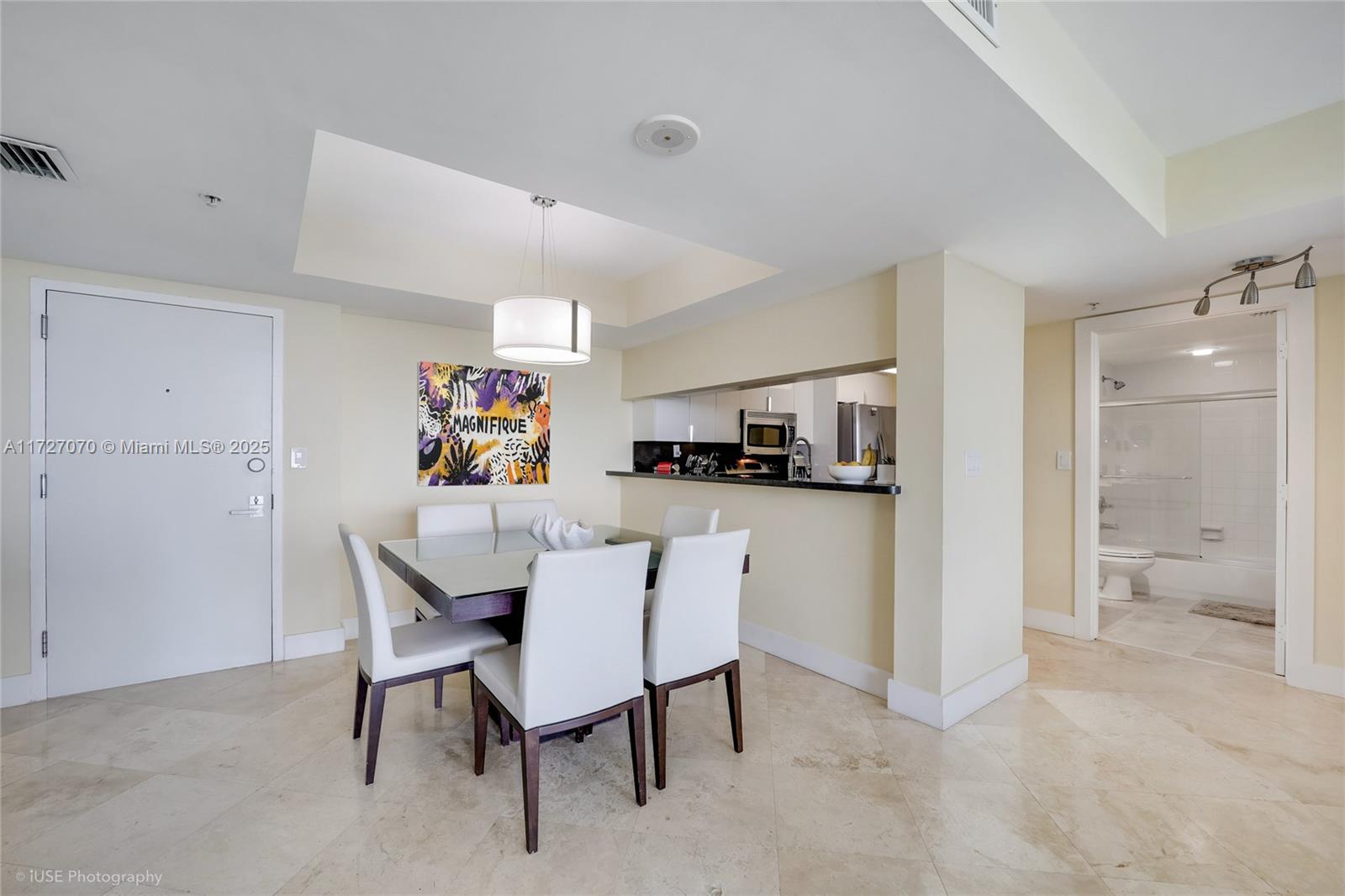 THE FLORIDIAN CONDO - Residential Lease