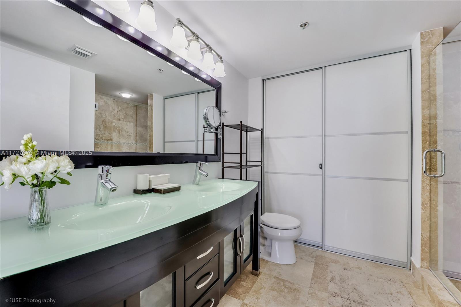 THE FLORIDIAN CONDO - Residential Lease