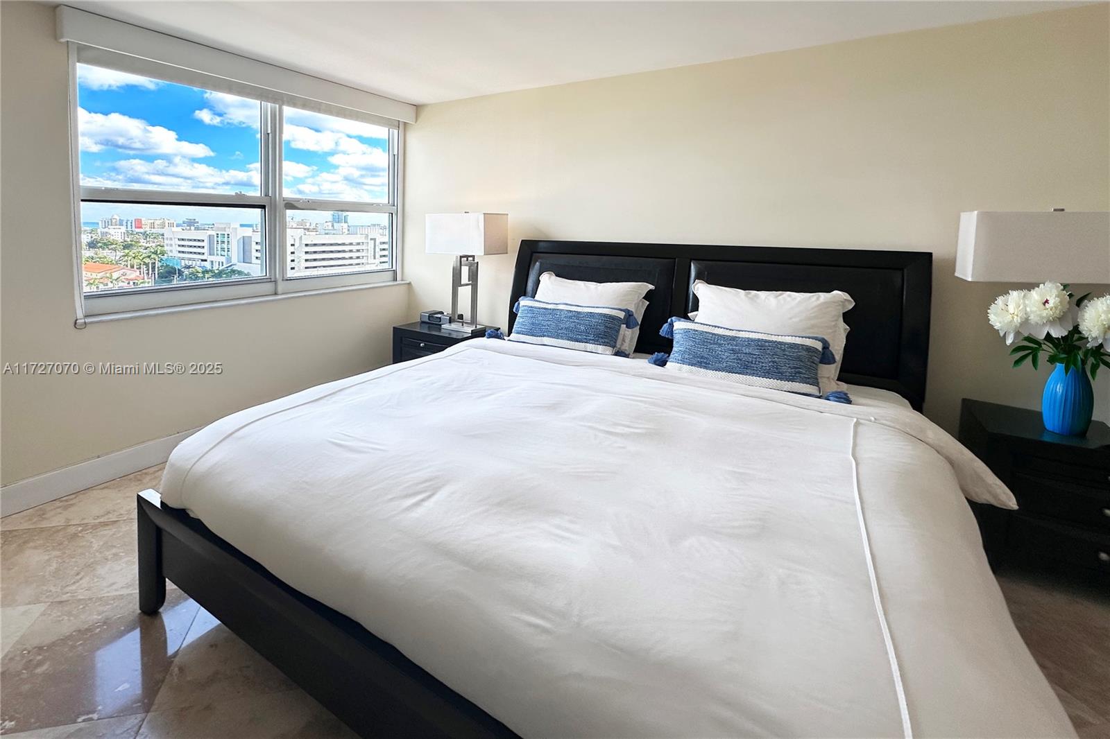 THE FLORIDIAN CONDO - Residential Lease