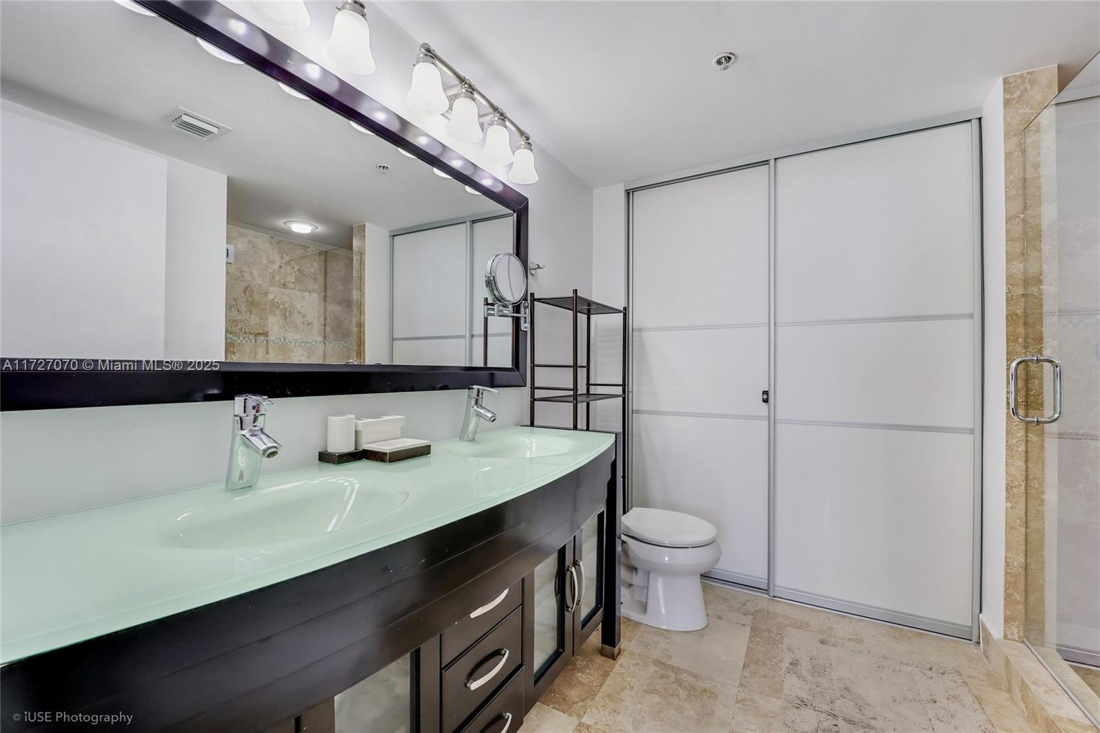 THE FLORIDIAN CONDO - Residential Lease