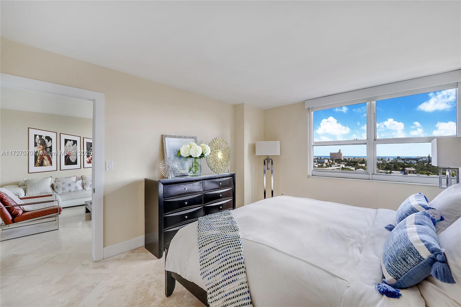 THE FLORIDIAN CONDO - Residential Lease