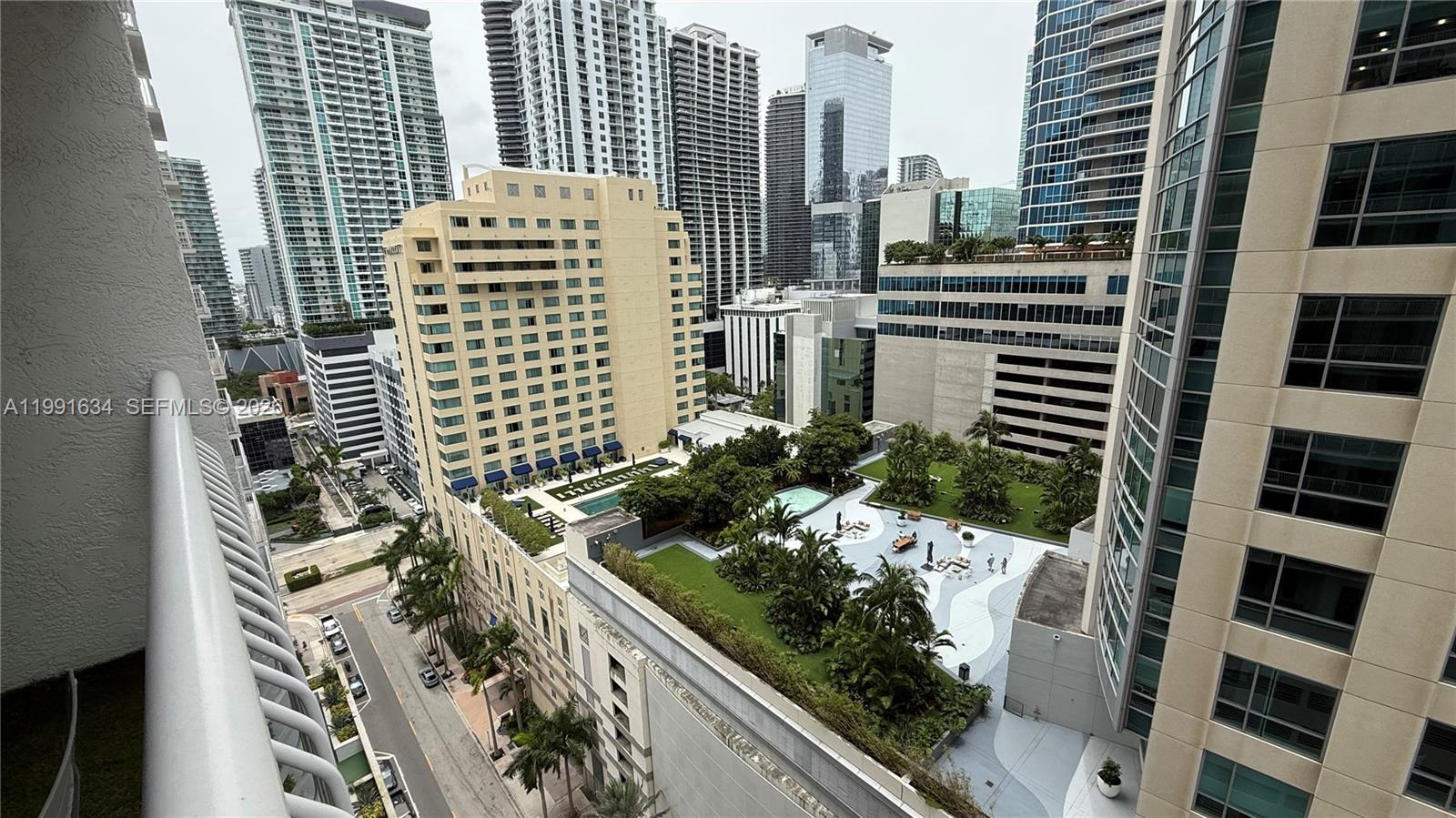 THE CLUB AT BRICKELL BAY - Residential