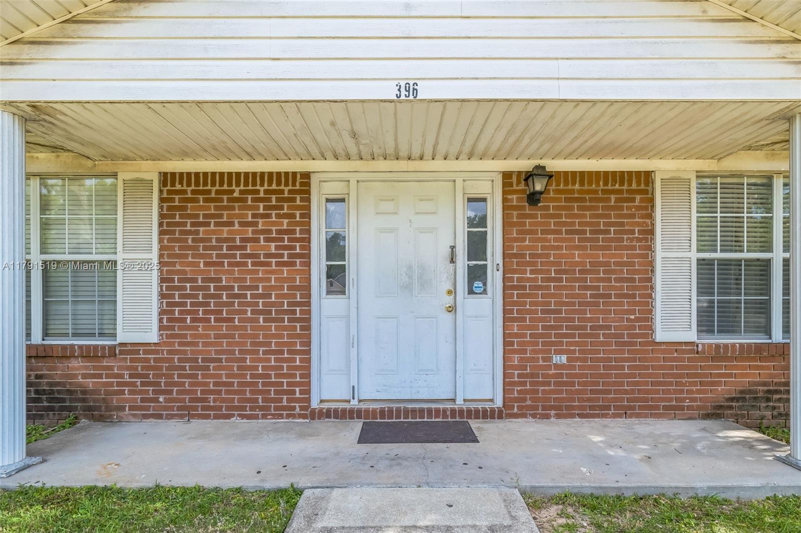 396 Hancock Ln