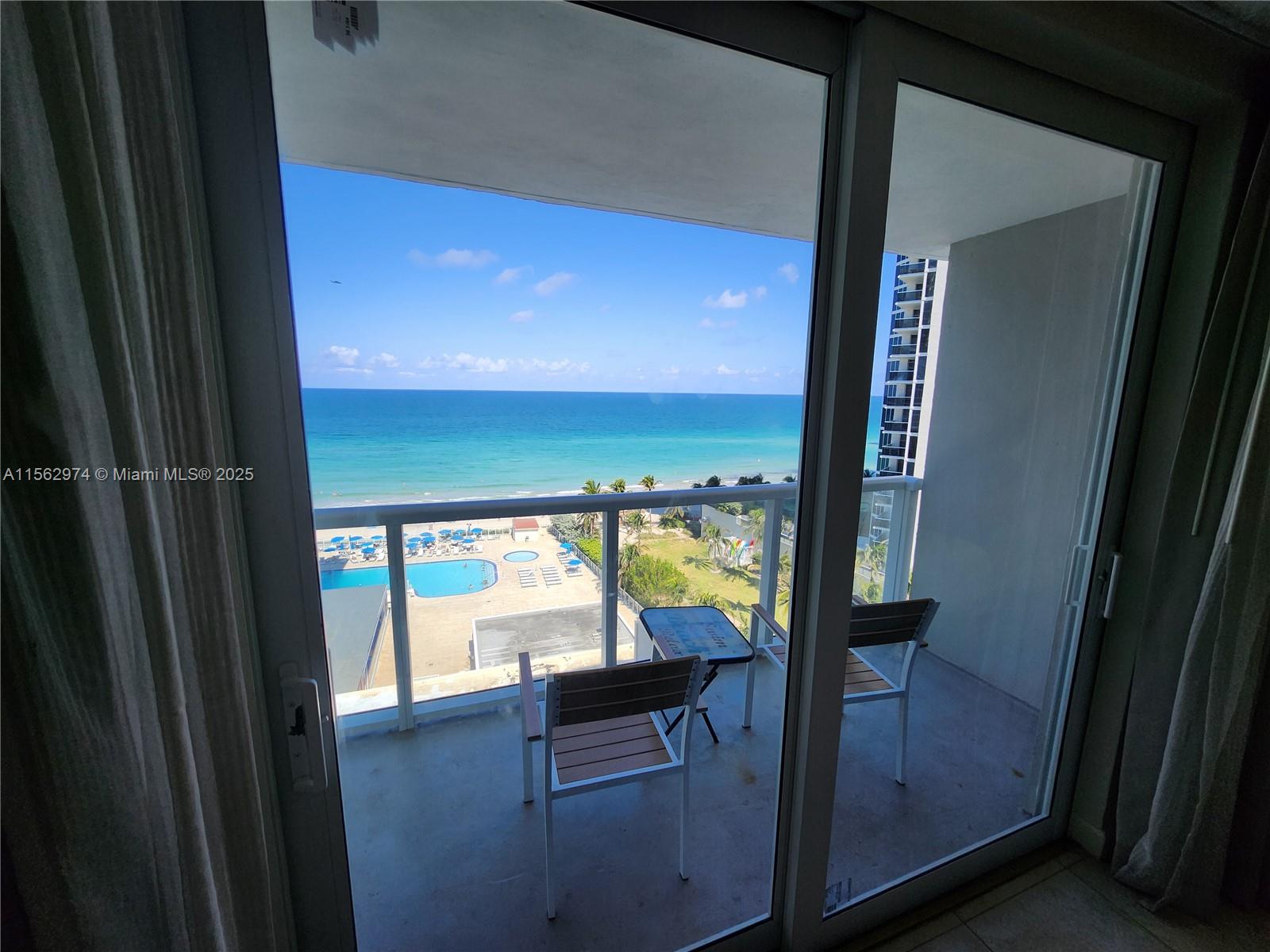 19201 Collins Ave 846