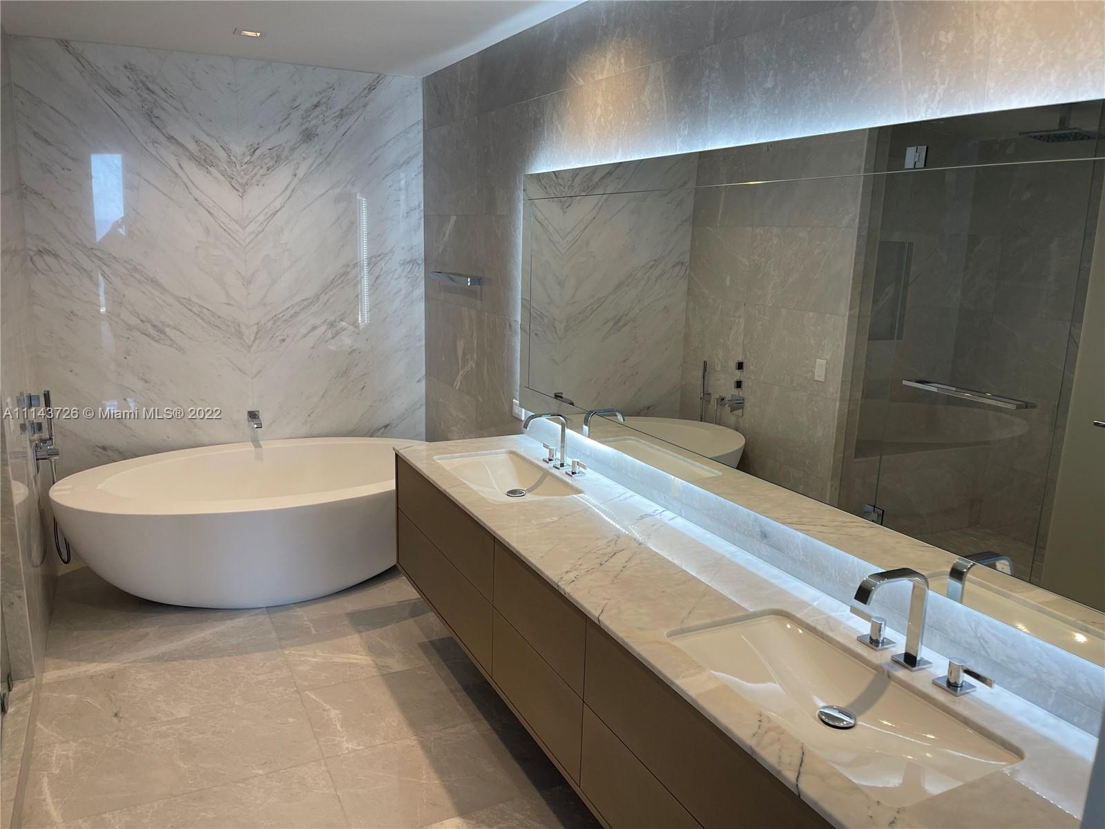 SUNNY ISLES BEACH - Residential