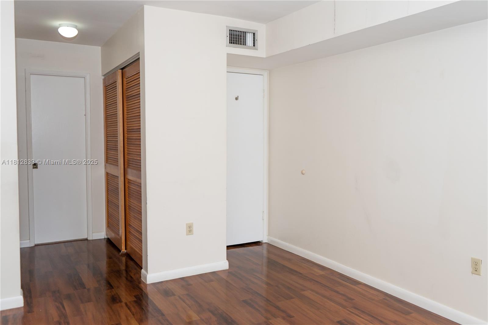 KENLAND POINTE CONDO II - Residential Lease