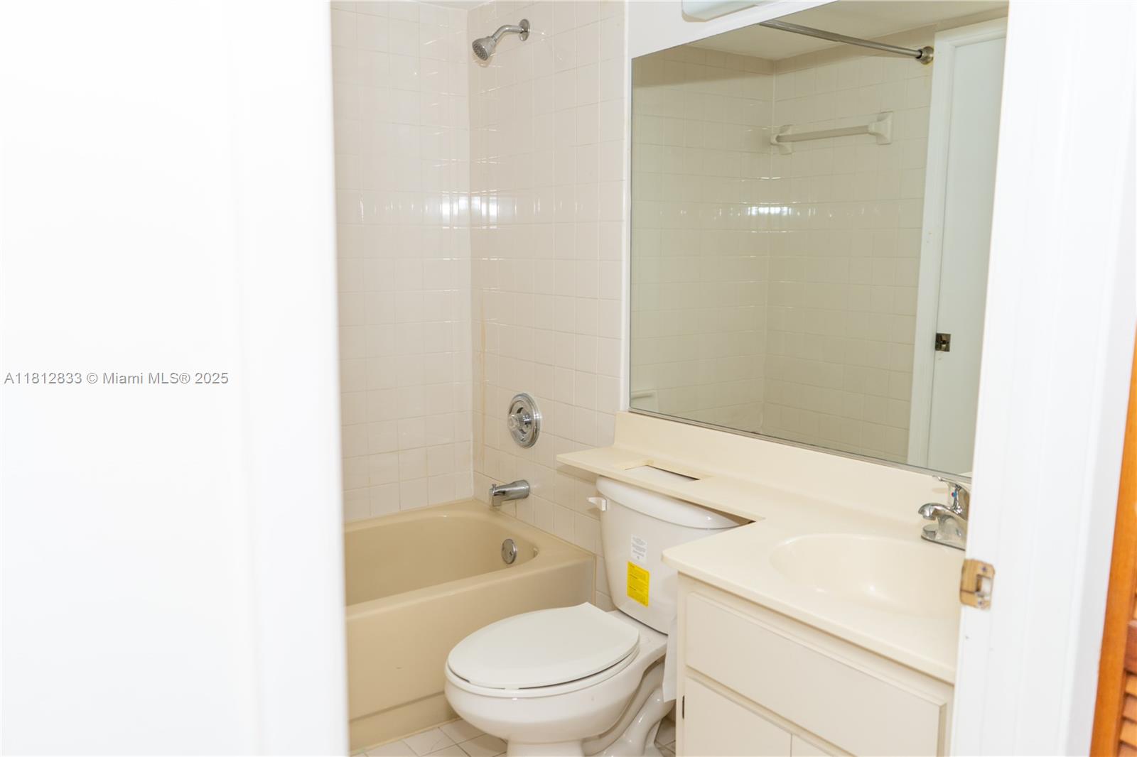 KENLAND POINTE CONDO II - Residential Lease