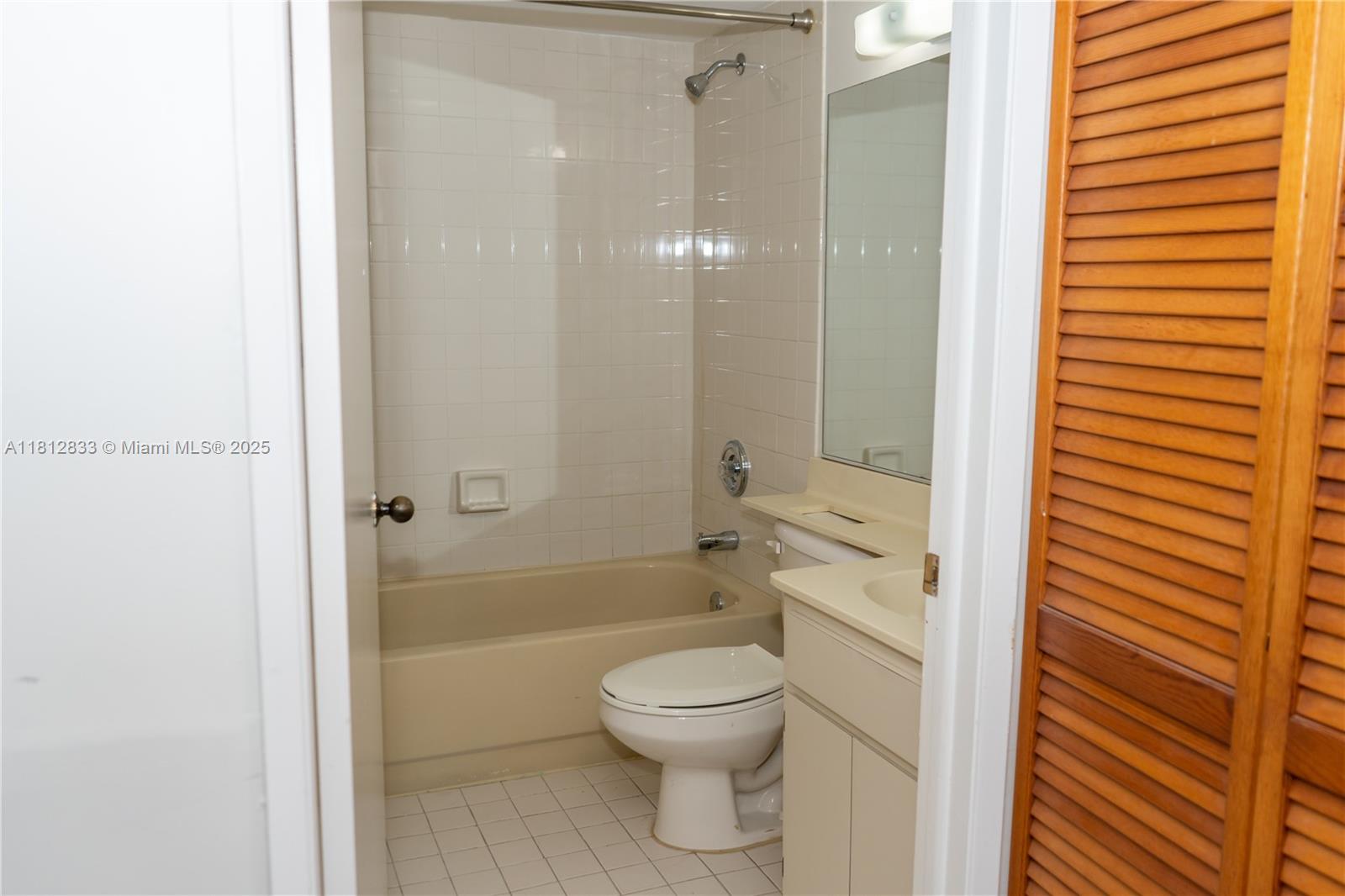 KENLAND POINTE CONDO II - Residential Lease