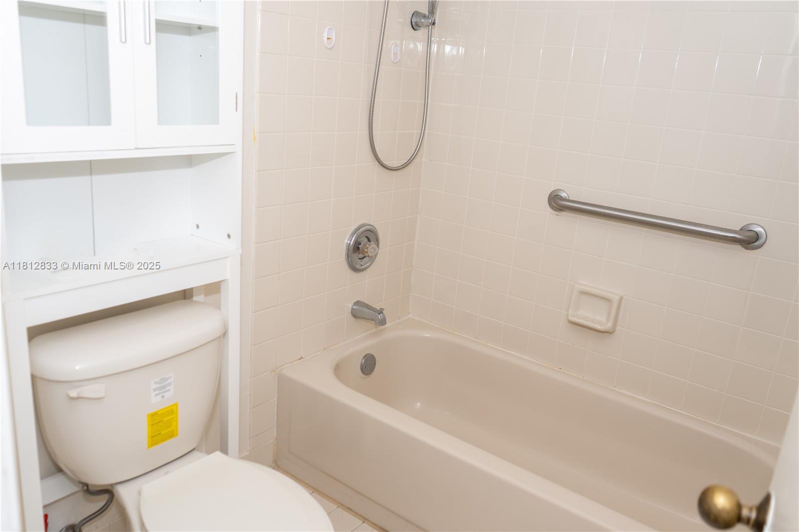 KENLAND POINTE CONDO II - Residential Lease