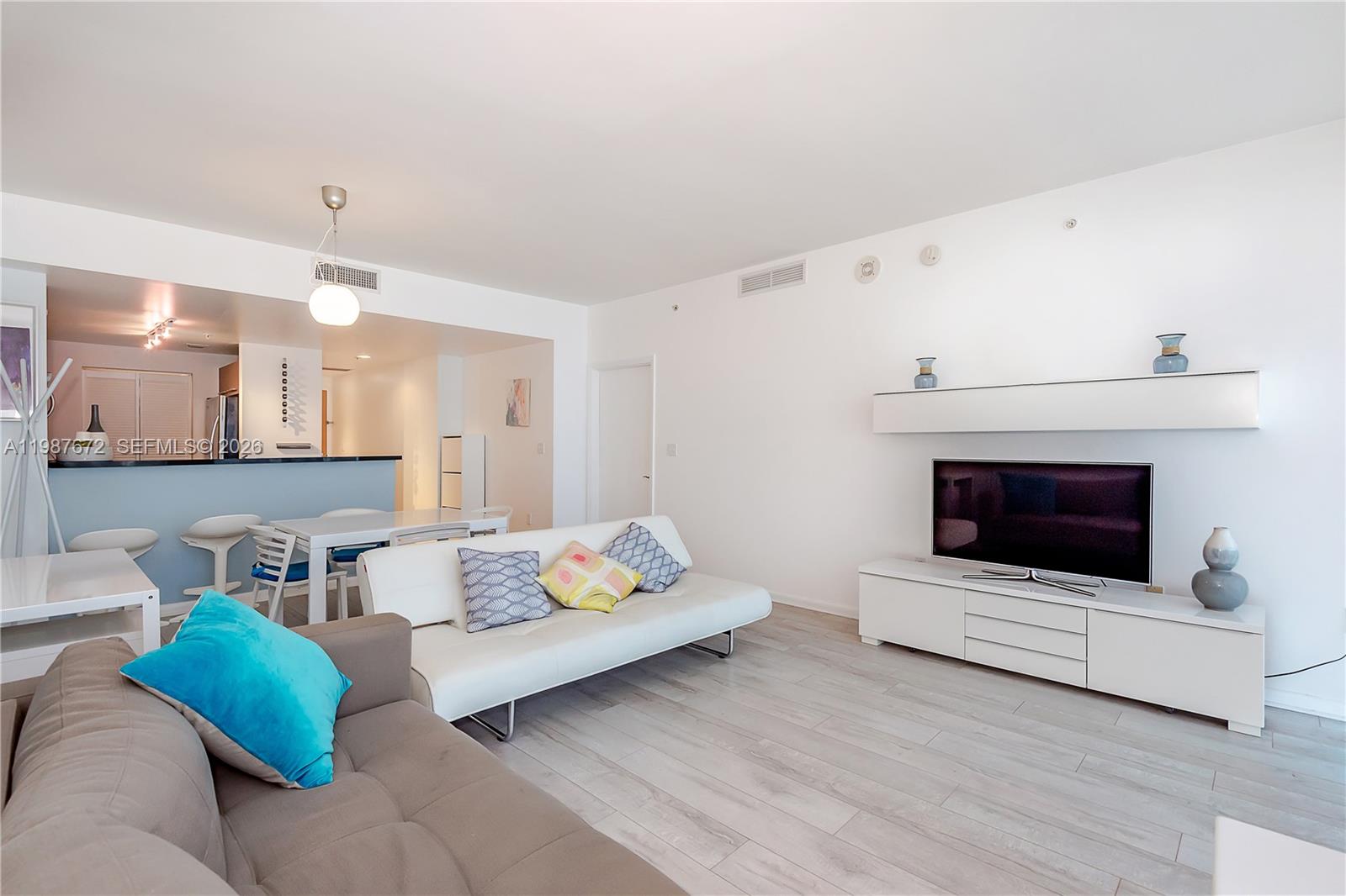 VIZCAYNE SOUTH CONDO - Residential