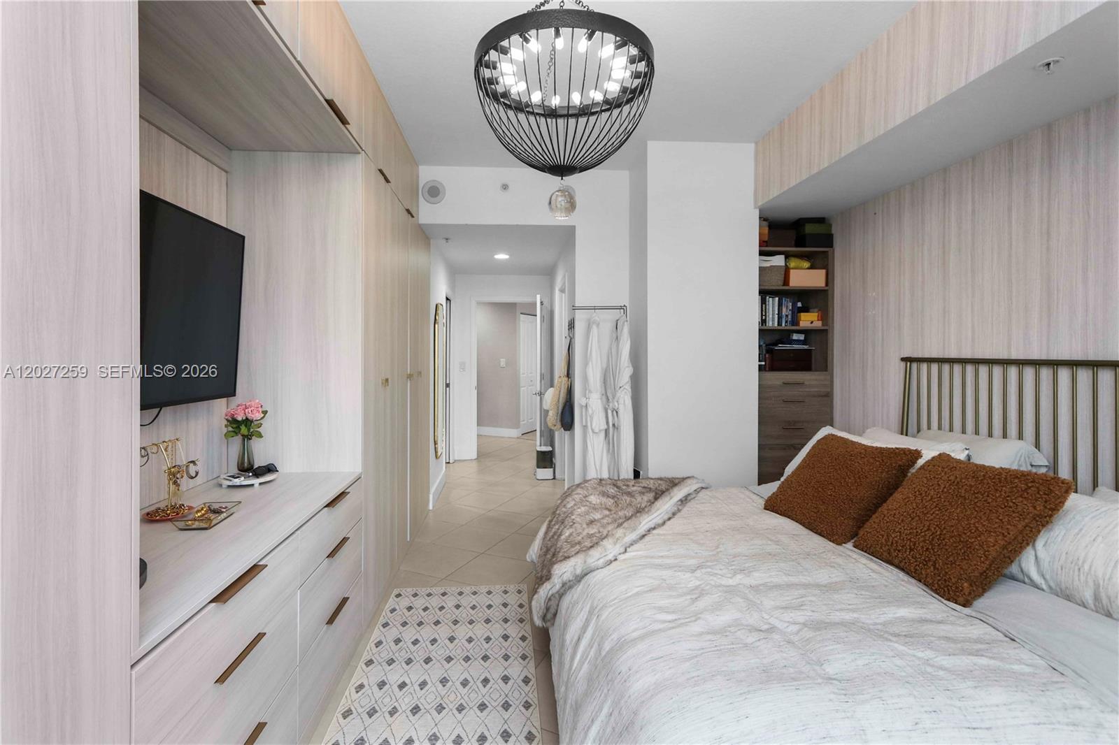 TEN ARAGON CONDO - Residential