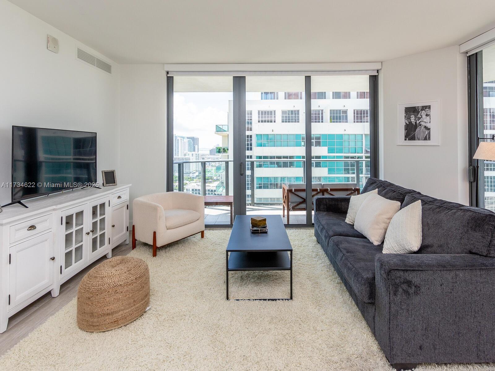 121 NE 34th St 3101